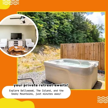 Comfortable Escape Near Dolly W Hot Tub